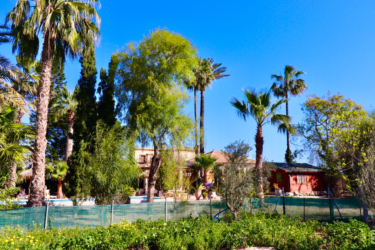 Se vende Villa - Chalet de 6 dormitorios en Costa Blanca, Alicante, España