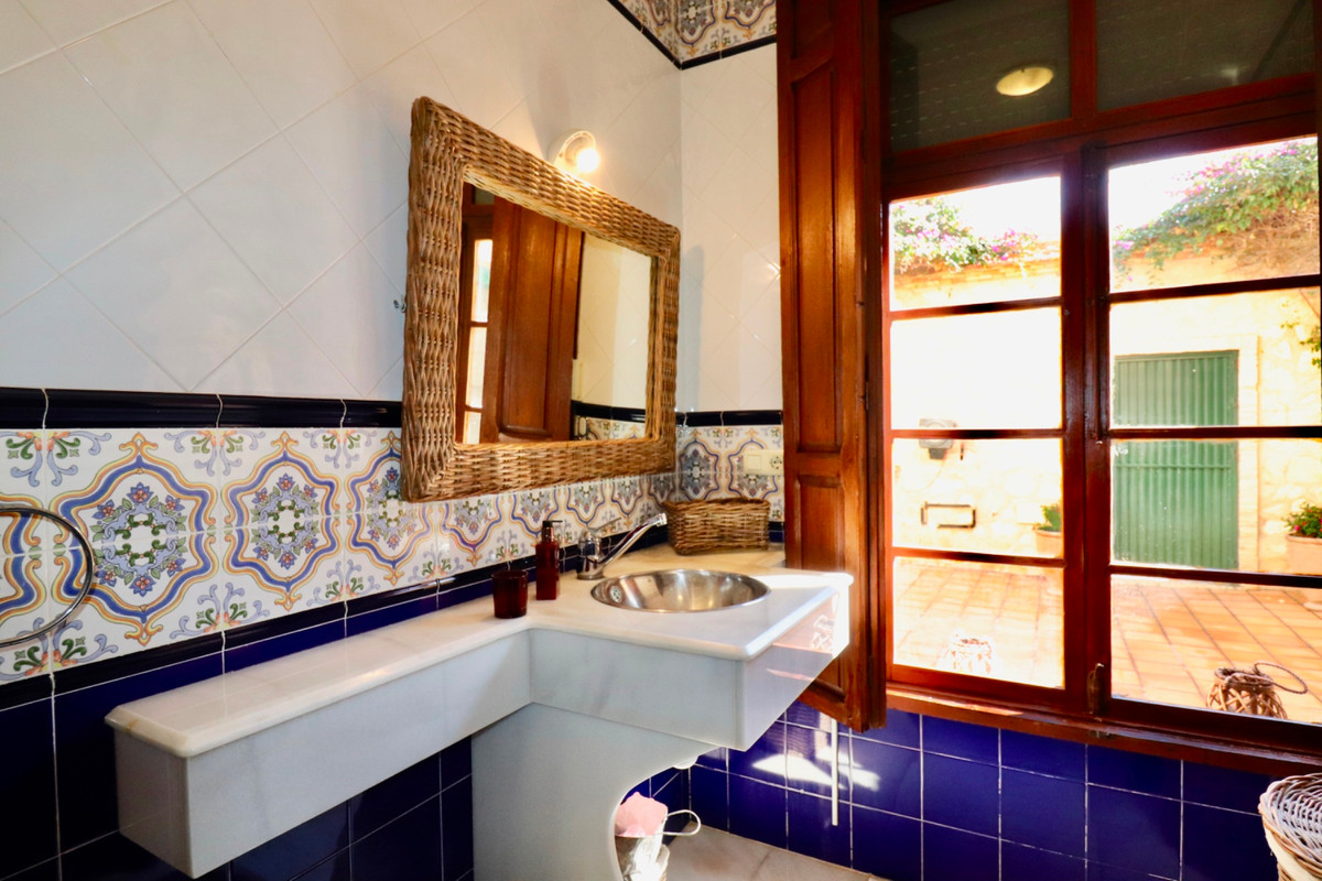 Se vende Villa - Chalet de 6 dormitorios en Costa Blanca, Alicante, España