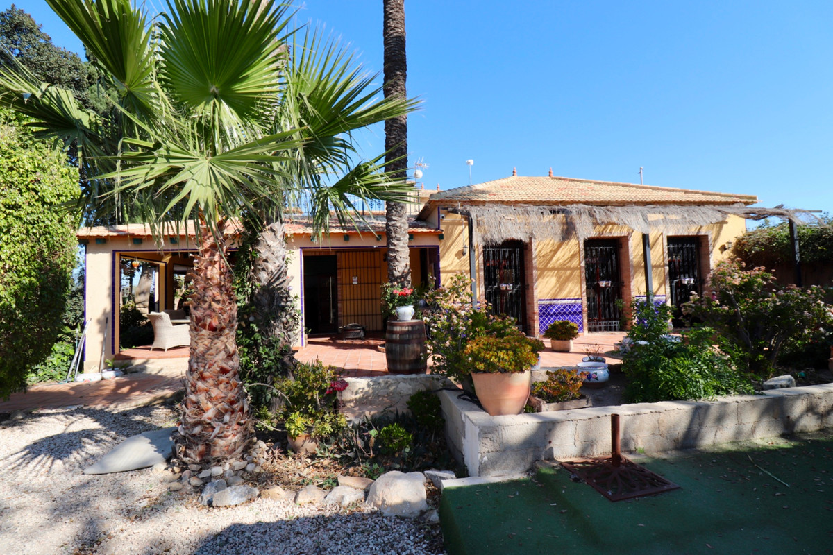 Se vende Villa - Chalet de 6 dormitorios en Costa Blanca, Alicante, España