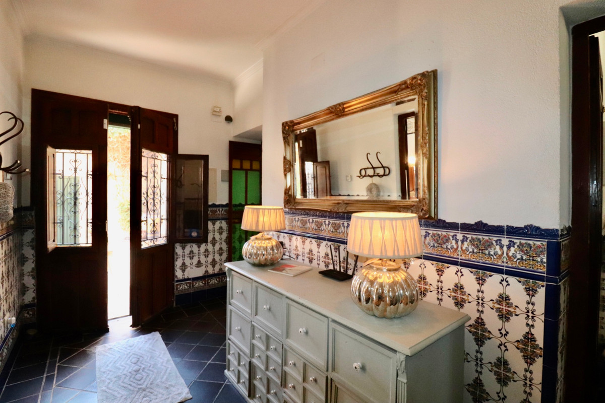 Se vende Villa - Chalet de 6 dormitorios en Costa Blanca, Alicante, España