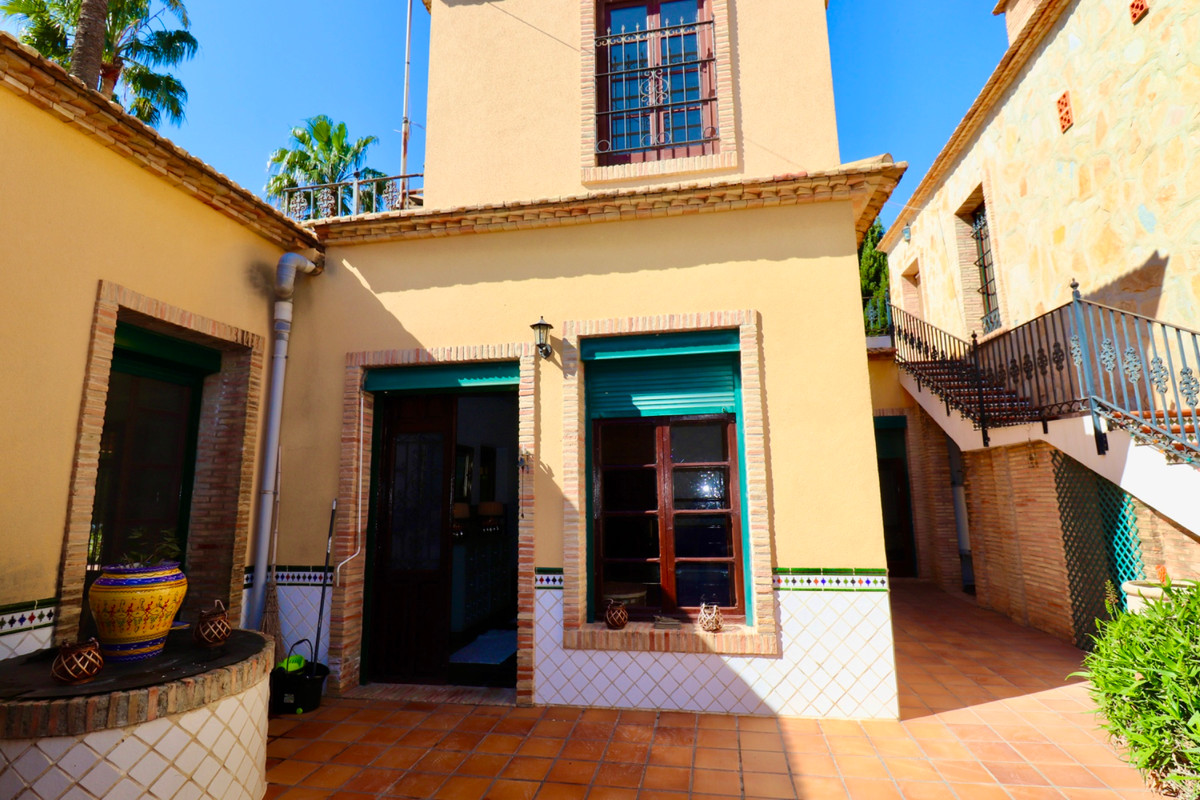 Se vende Villa - Chalet de 6 dormitorios en Costa Blanca, Alicante, España