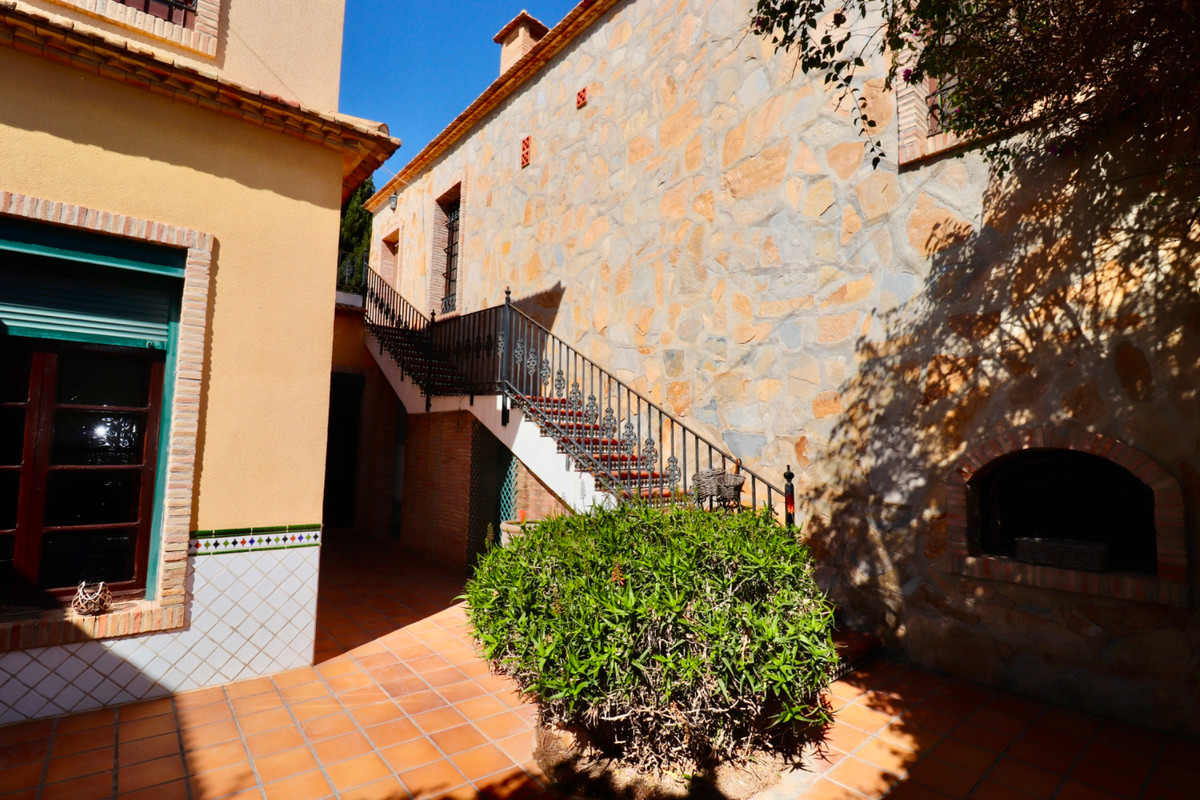 Se vende Villa - Chalet de 6 dormitorios en Costa Blanca, Alicante, España