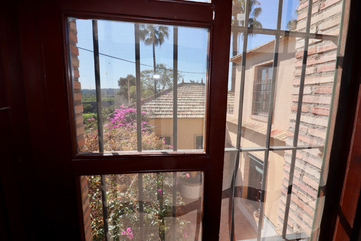 Se vende Villa - Chalet de 6 dormitorios en Costa Blanca, Alicante, España