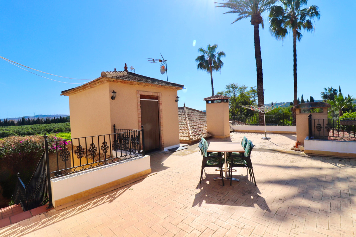 Se vende Villa - Chalet de 6 dormitorios en Costa Blanca, Alicante, España