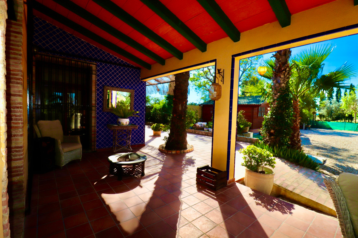 Se vende Villa - Chalet de 6 dormitorios en Costa Blanca, Alicante, España
