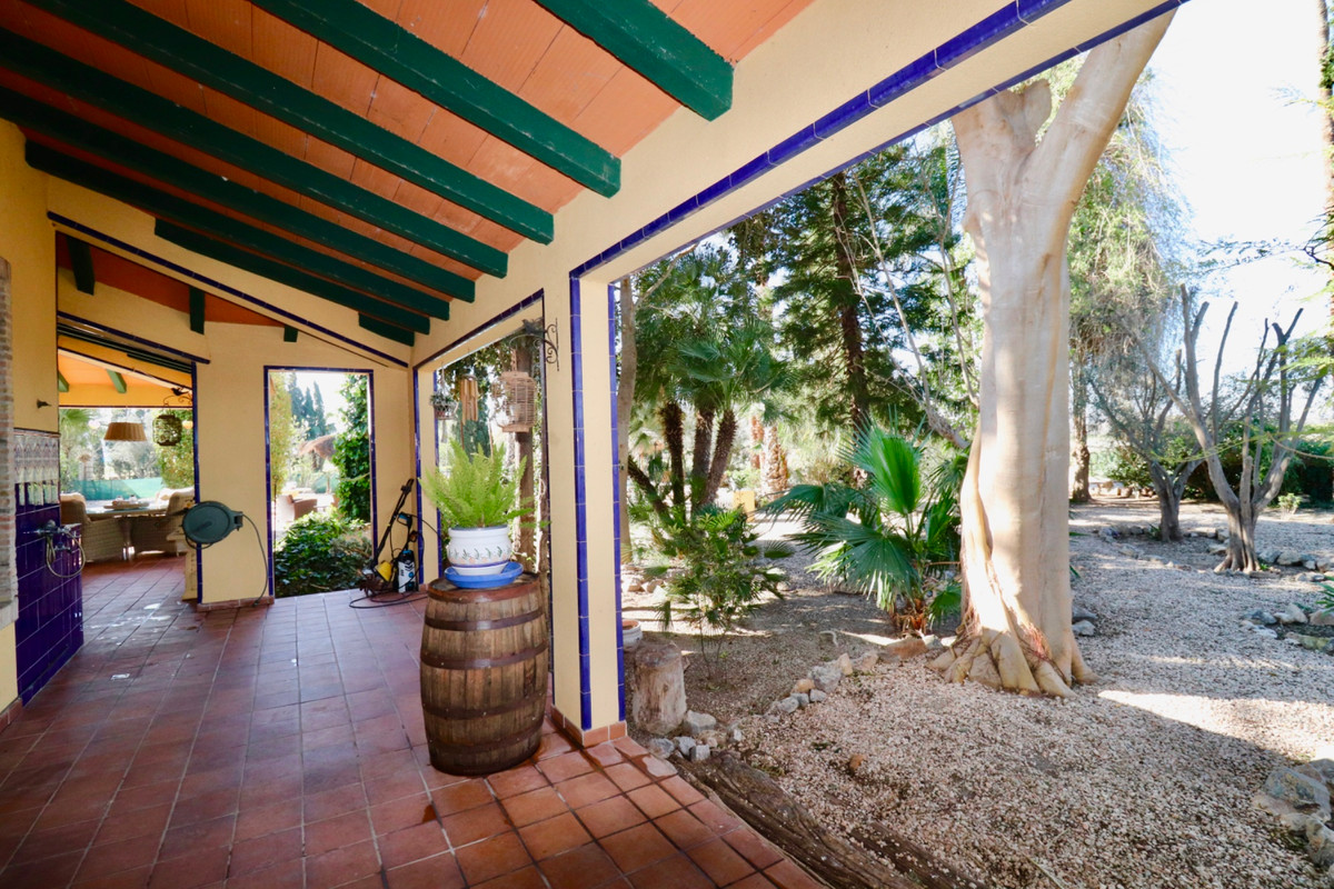 Se vende Villa - Chalet de 6 dormitorios en Costa Blanca, Alicante, España
