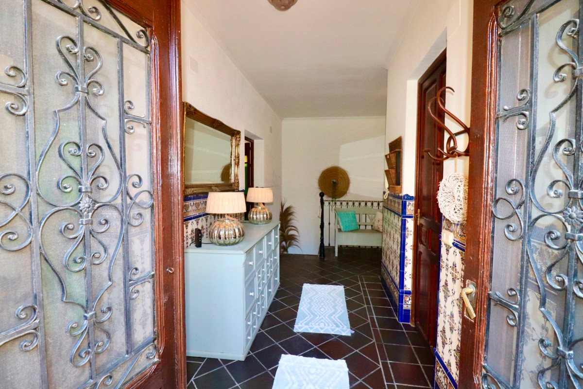 Se vende Villa - Chalet de 6 dormitorios en Costa Blanca, Alicante, España