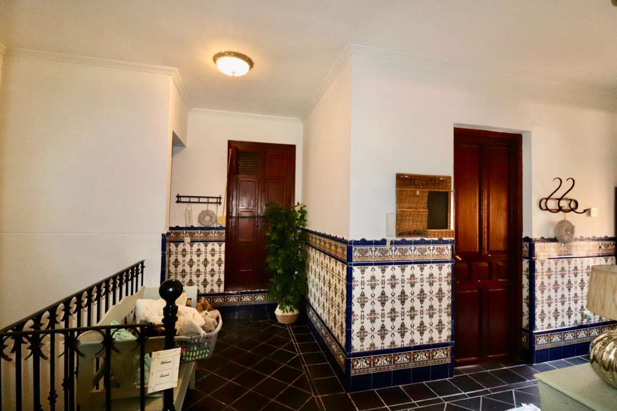 Se vende Villa - Chalet de 6 dormitorios en Costa Blanca, Alicante, España