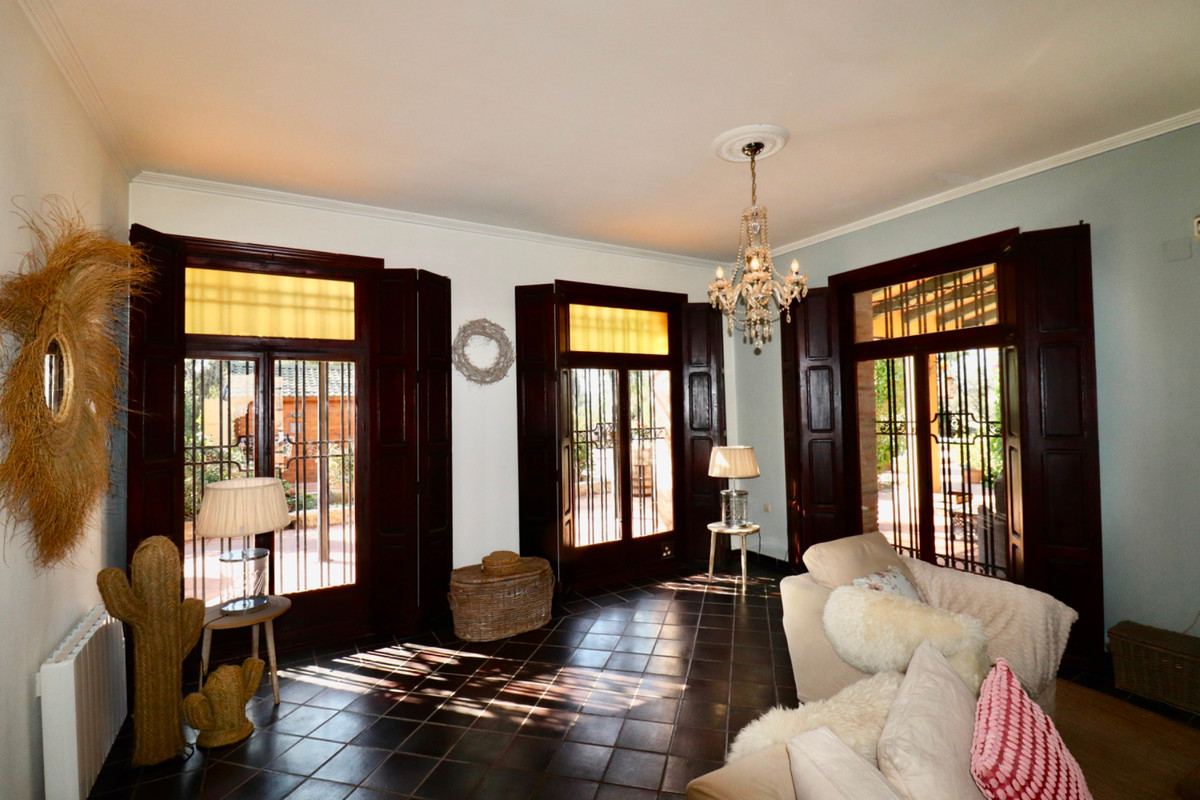 Se vende Villa - Chalet de 6 dormitorios en Costa Blanca, Alicante, España