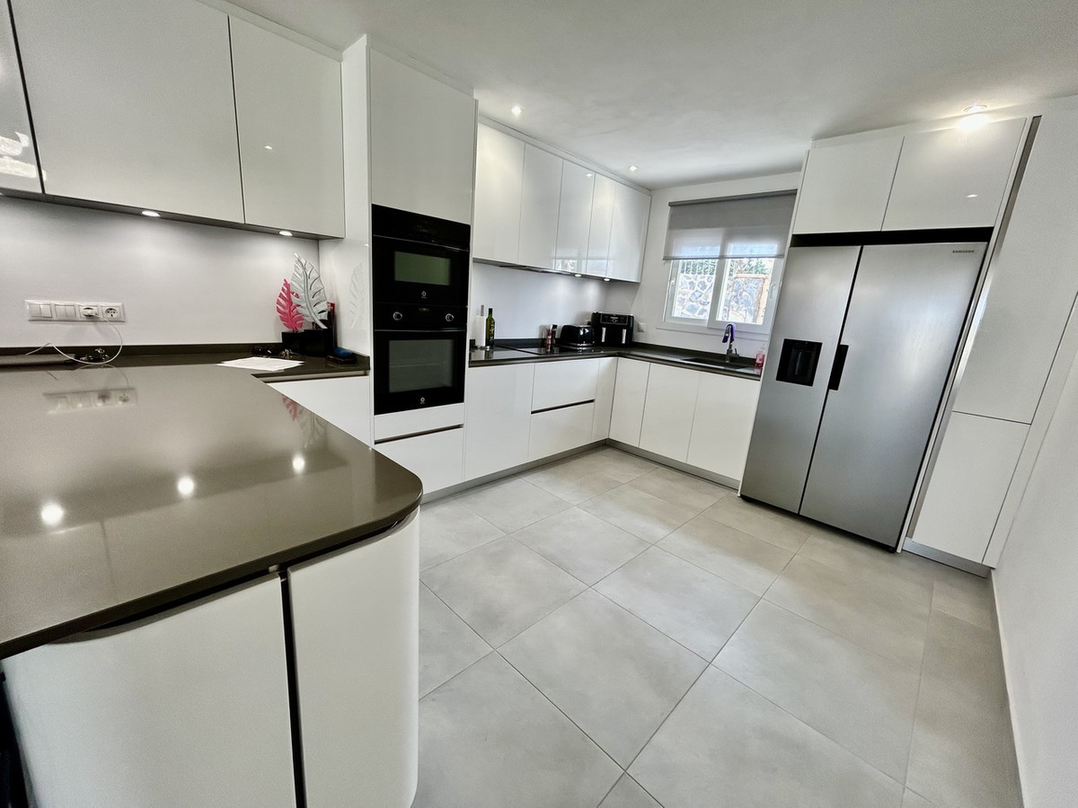 6 Bed Townhouse for sale in Cabo Roig Costa Blanca, Alicante, Spain