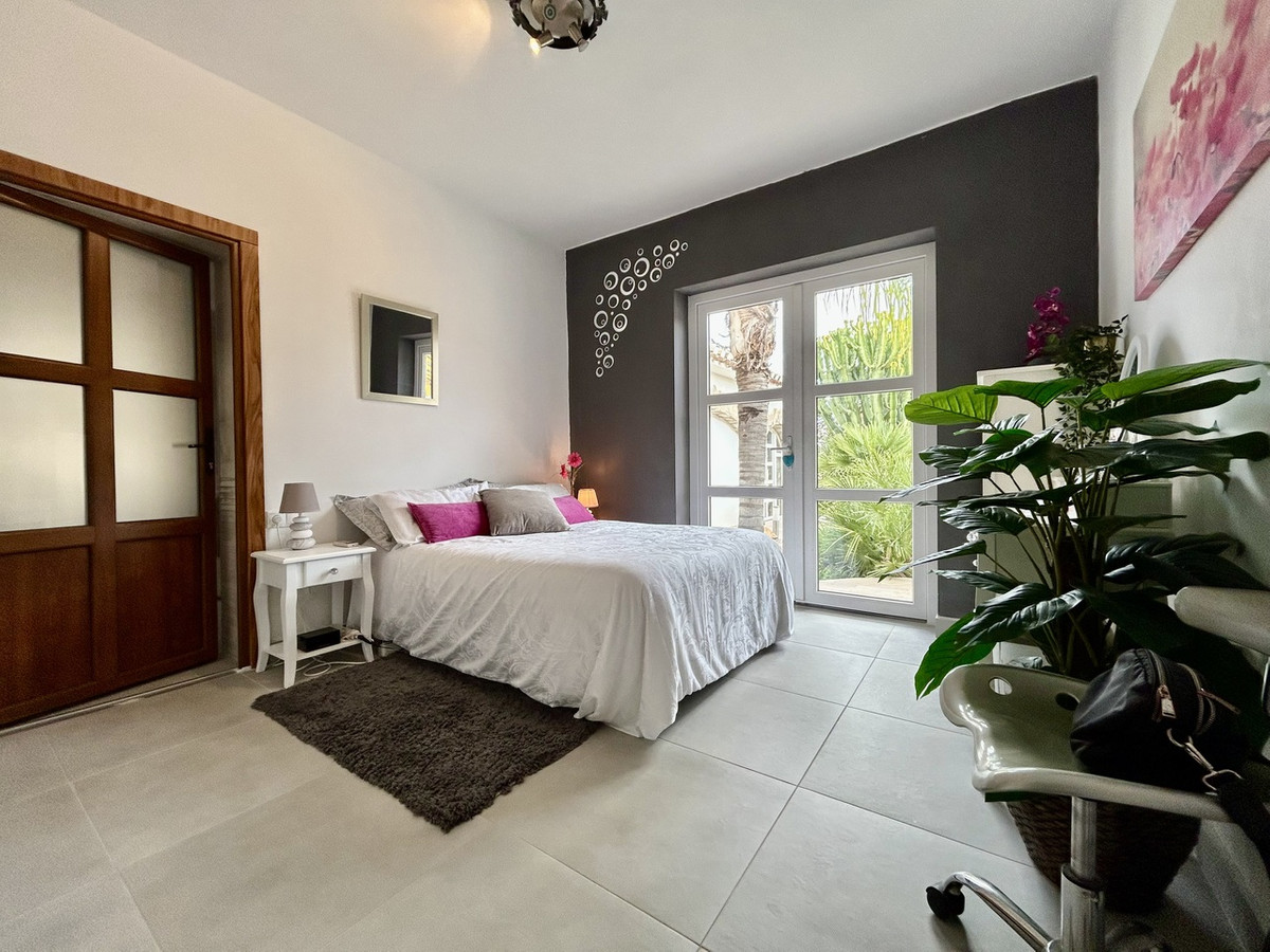 6 Bed Townhouse for sale in Cabo Roig Costa Blanca, Alicante, Spain
