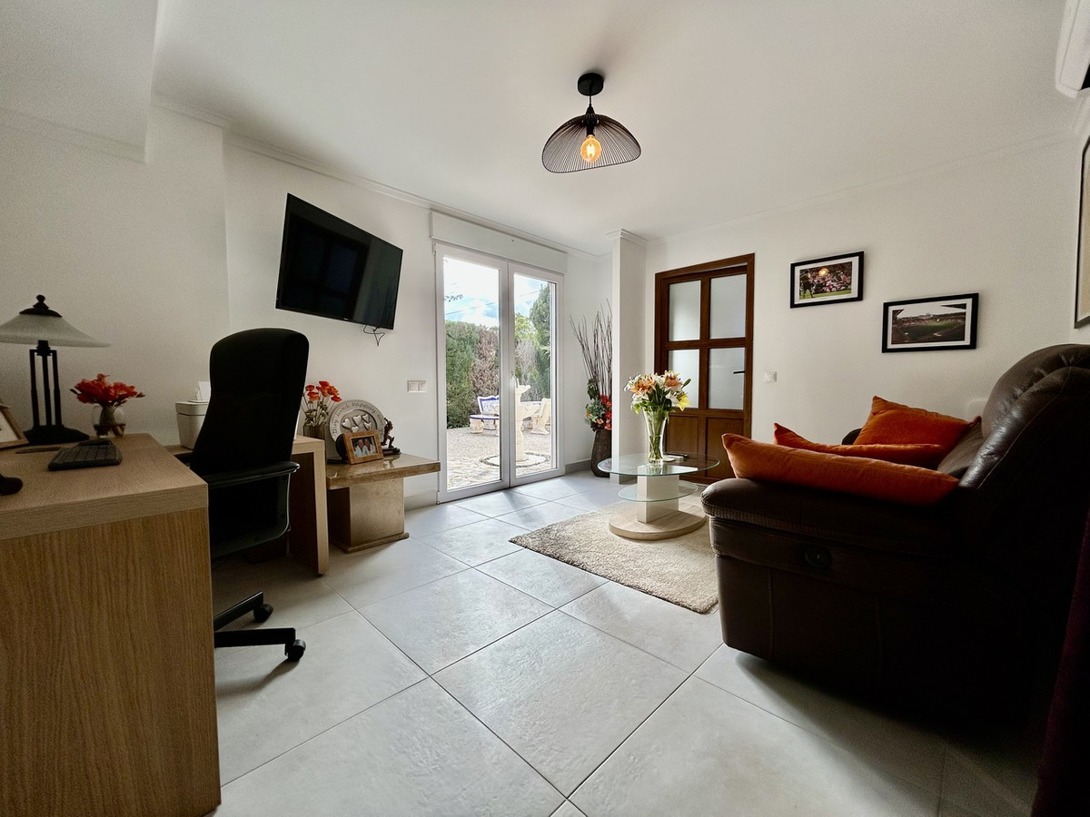 6 Bed Townhouse for sale in Cabo Roig Costa Blanca, Alicante, Spain