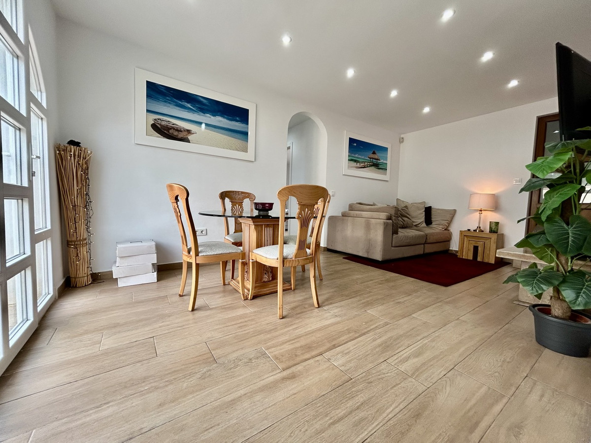 6 Bed Townhouse for sale in Cabo Roig Costa Blanca, Alicante, Spain