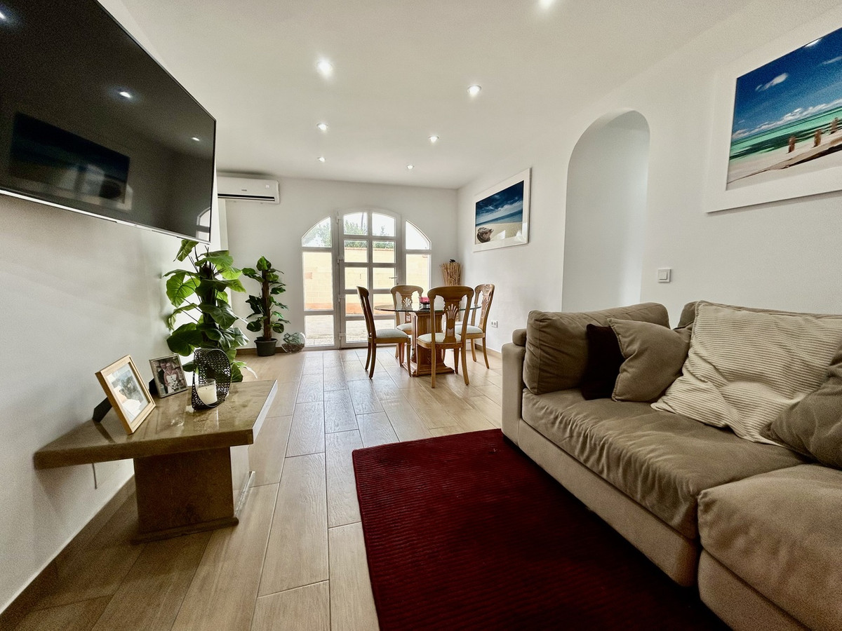 6 Bed Townhouse for sale in Cabo Roig Costa Blanca, Alicante, Spain