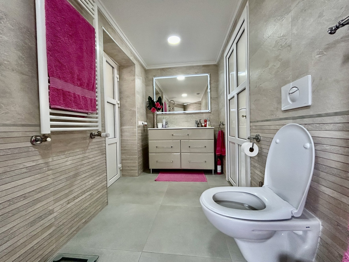 6 Bed Townhouse for sale in Cabo Roig Costa Blanca, Alicante, Spain