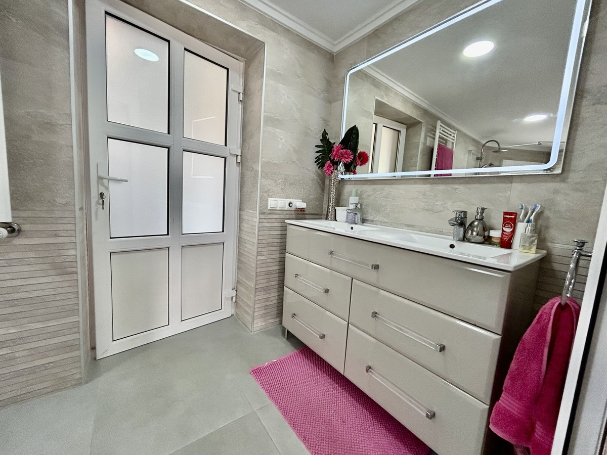 6 Bed Townhouse for sale in Cabo Roig Costa Blanca, Alicante, Spain