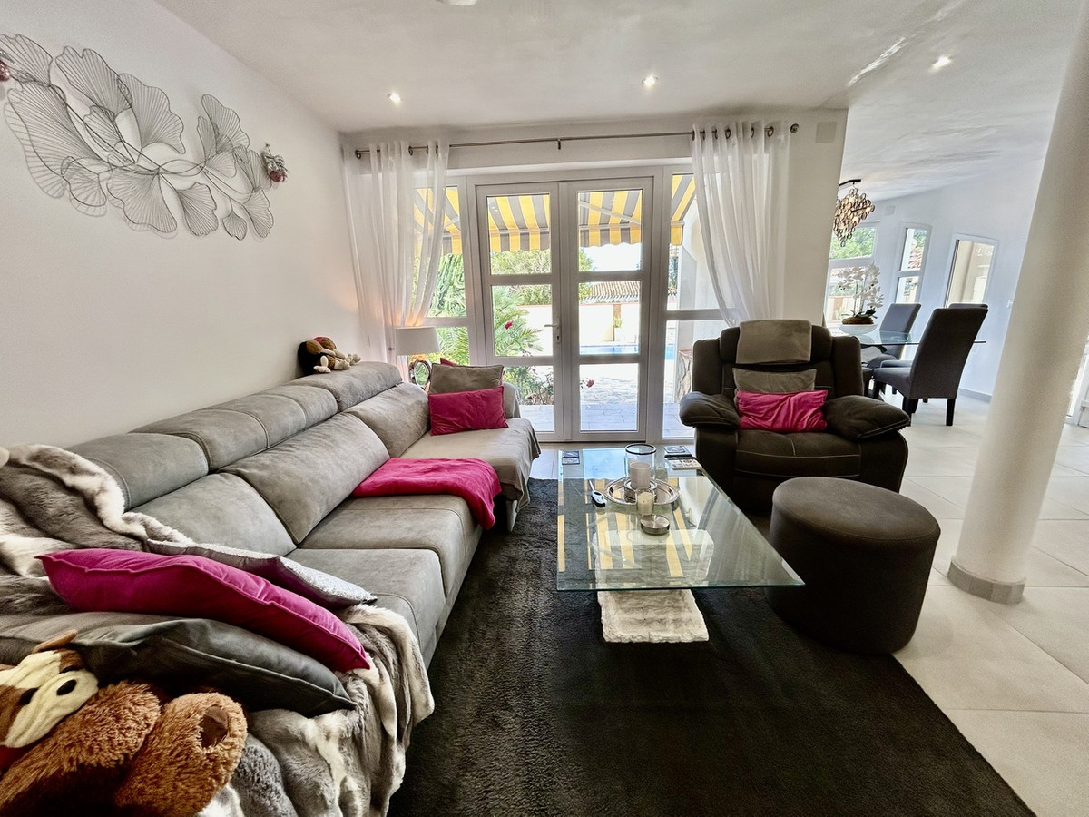 6 Bed Townhouse for sale in Cabo Roig Costa Blanca, Alicante, Spain