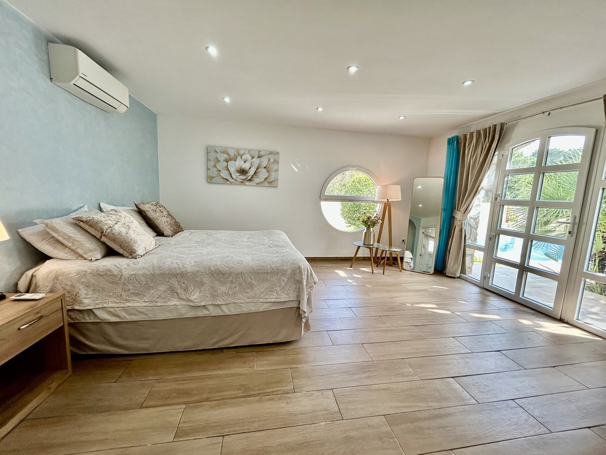 6 Bed Townhouse for sale in Cabo Roig Costa Blanca, Alicante, Spain