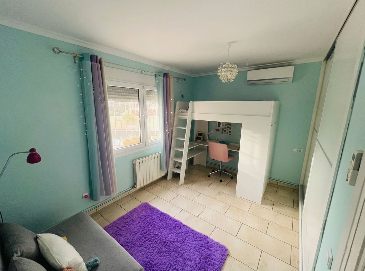 Se vende Villa - Chalet de 3 dormitorios en Costa Blanca, Alicante, España