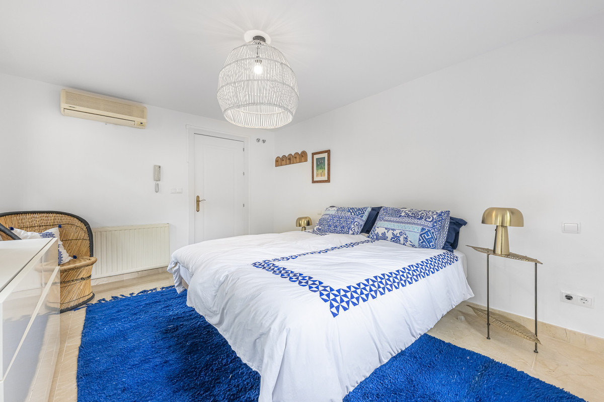 Se vende Villa - Chalet de 4 dormitorios en Costa Del Sol, Cadiz, España