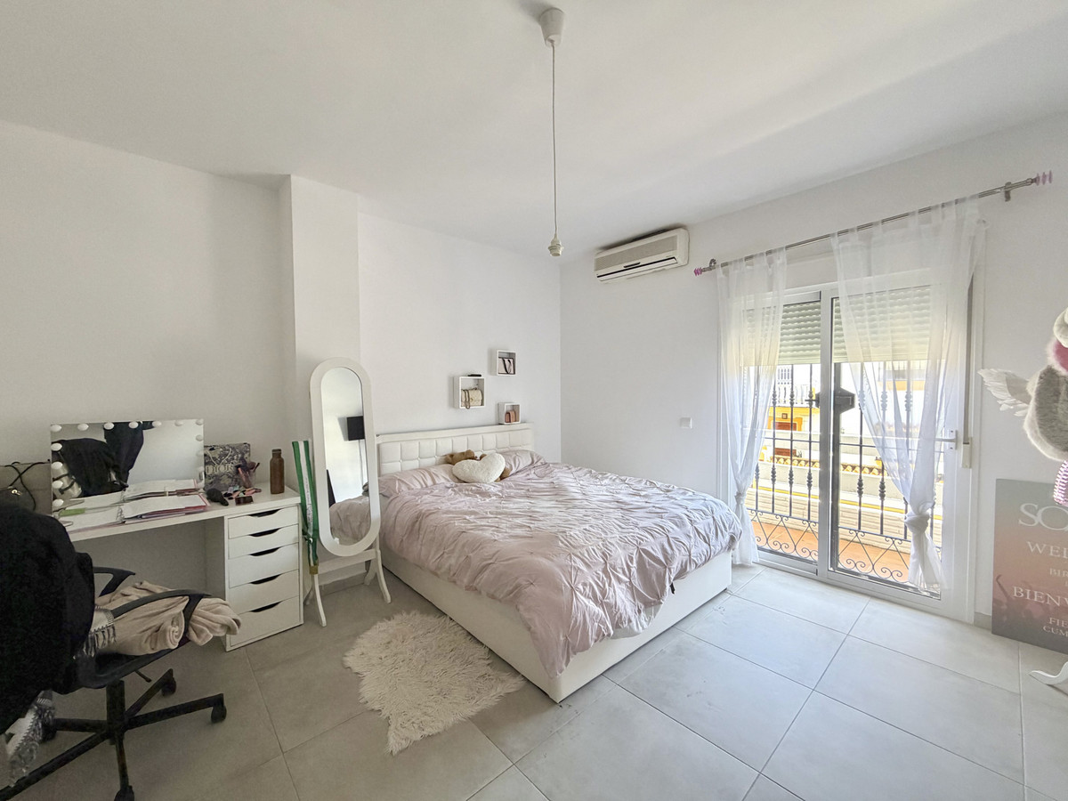Se vende Villa - Chalet de 3 dormitorios en Costa Del Sol, Málaga, España