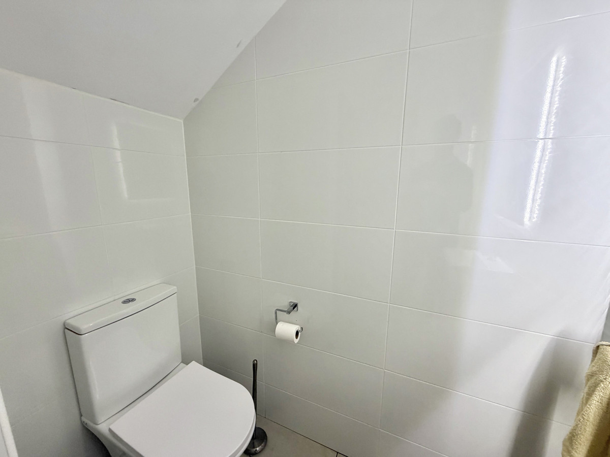 Se vende Villa - Chalet de 3 dormitorios en Costa Del Sol, Málaga, España