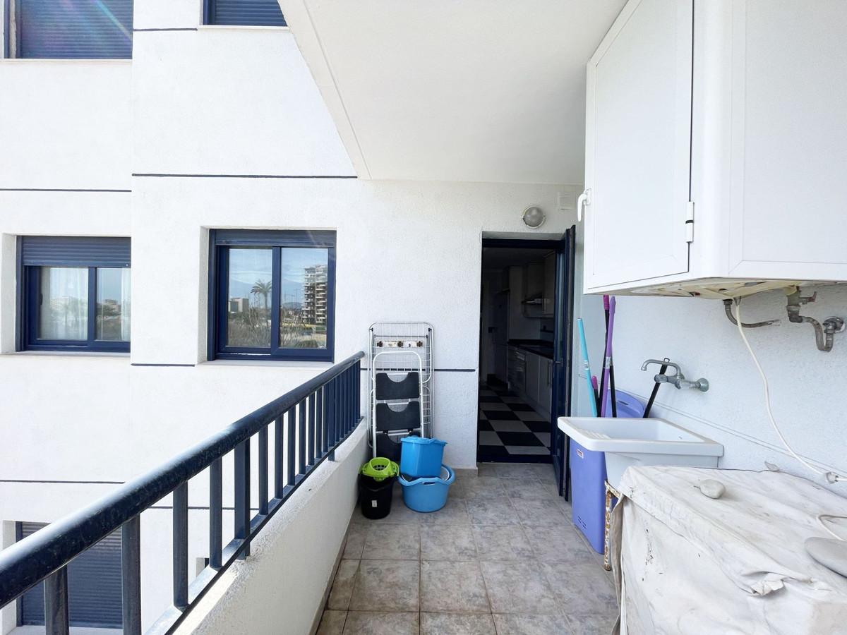 Se vende Apartamento Planta Media de 3 dormitorios en Costa Blanca, Alicante, España