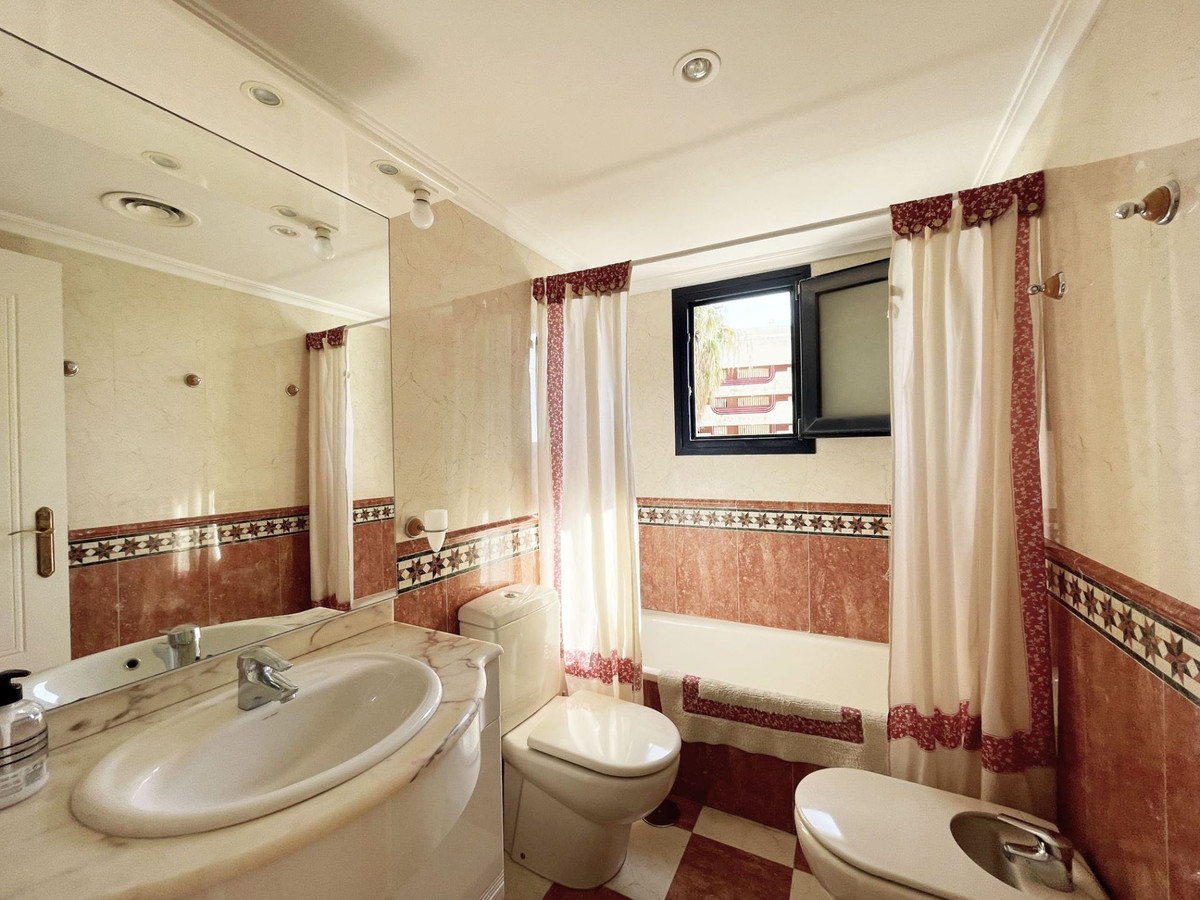 Se vende Apartamento Planta Media de 3 dormitorios en Costa Blanca, Alicante, España