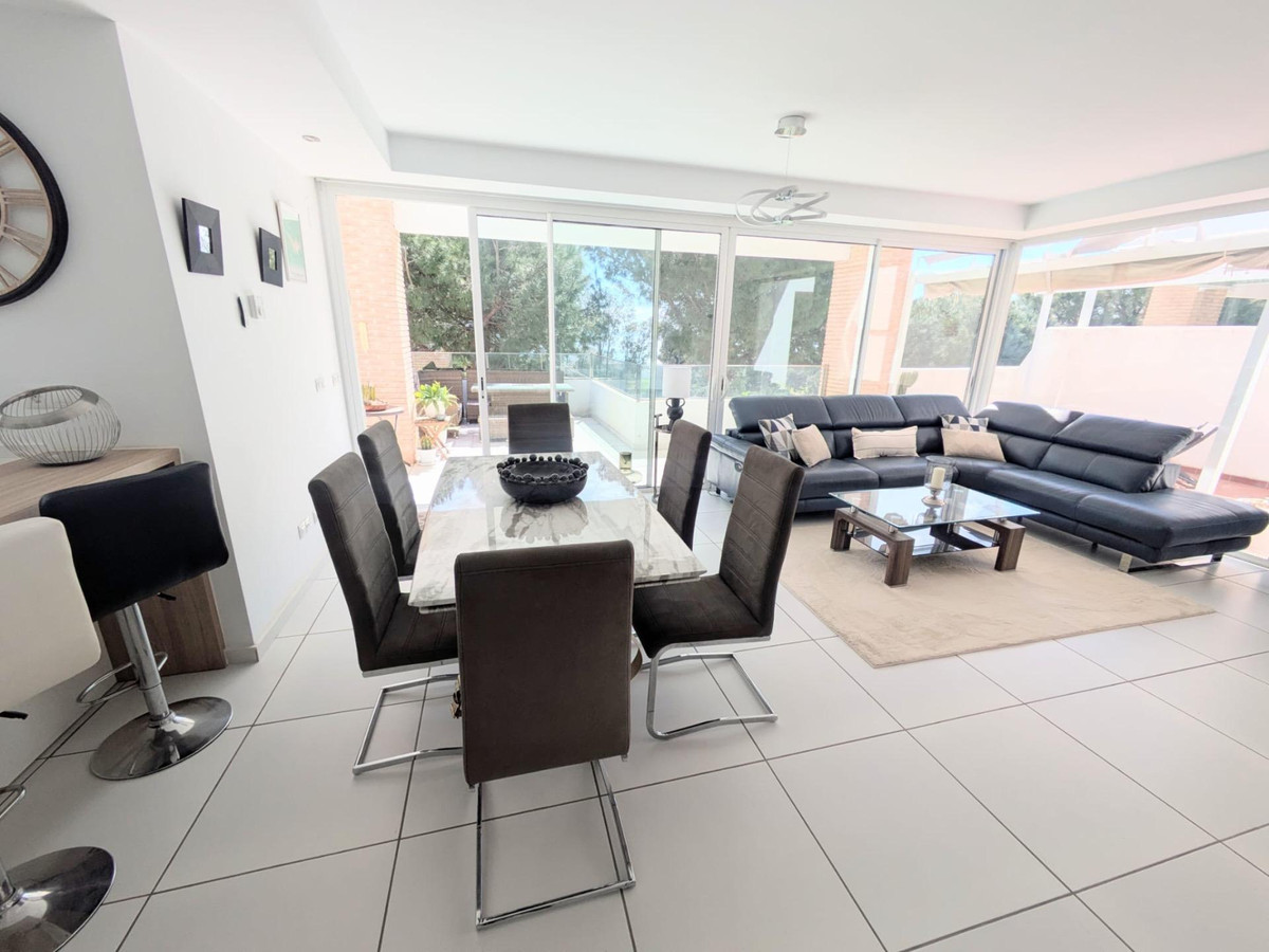Se vende Villa - Chalet de 4 dormitorios en Costa Del Sol, Málaga, España