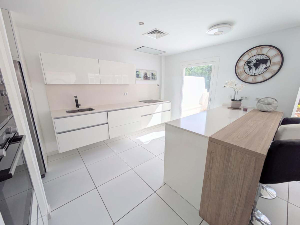 Se vende Villa - Chalet de 4 dormitorios en Costa Del Sol, Málaga, España