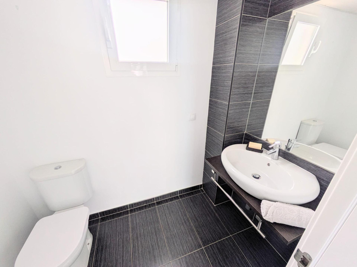 Se vende Villa - Chalet de 4 dormitorios en Costa Del Sol, Málaga, España