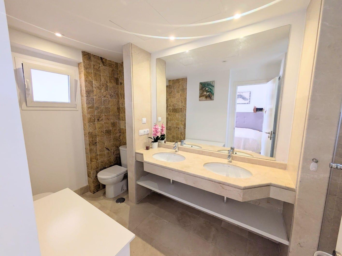 Se vende Villa - Chalet de 4 dormitorios en Costa Del Sol, Málaga, España
