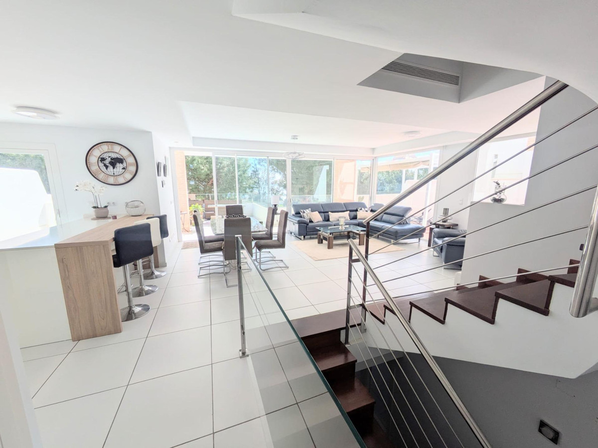 Se vende Villa - Chalet de 4 dormitorios en Costa Del Sol, Málaga, España
