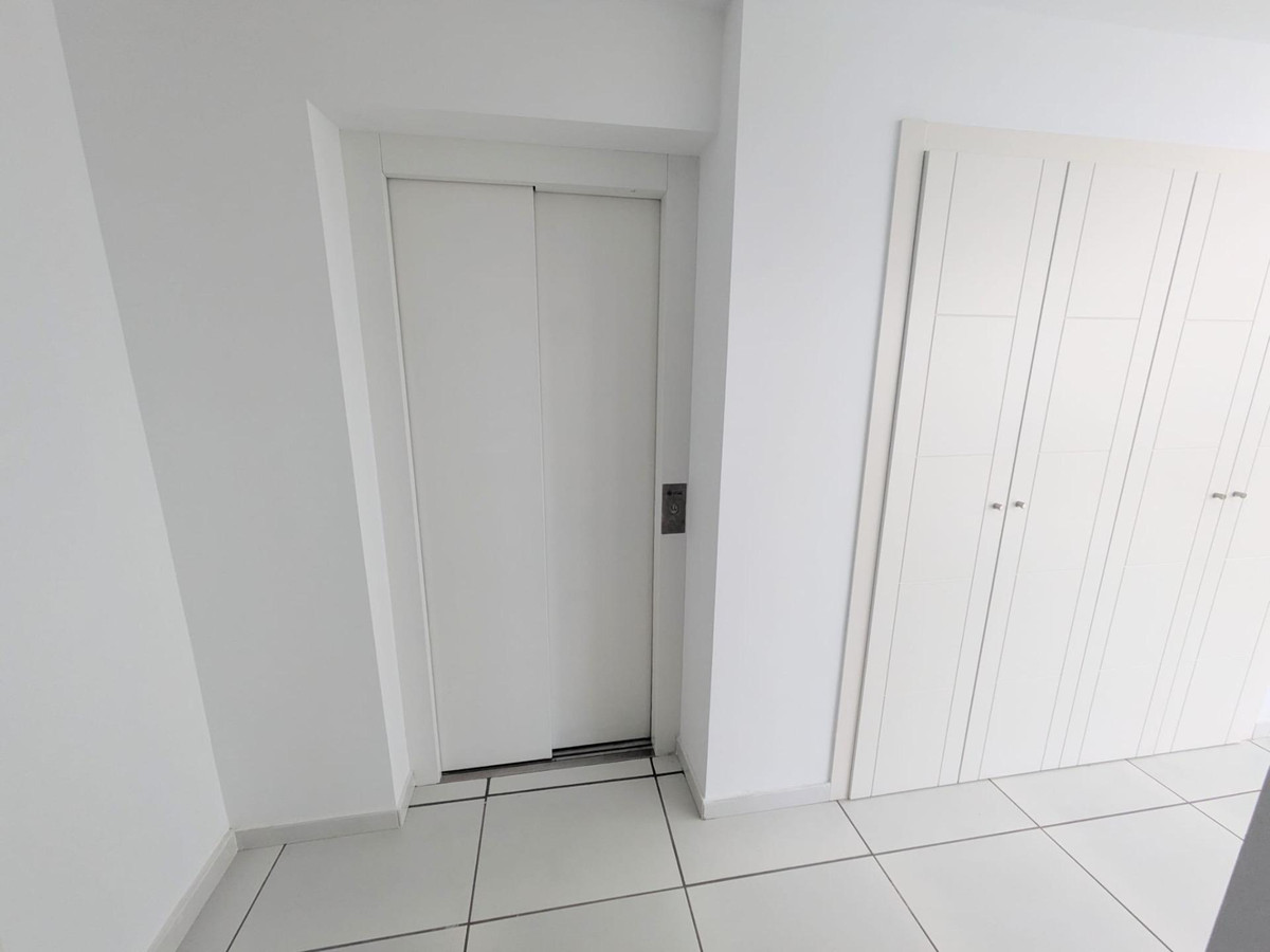 Se vende Villa - Chalet de 4 dormitorios en Costa Del Sol, Málaga, España