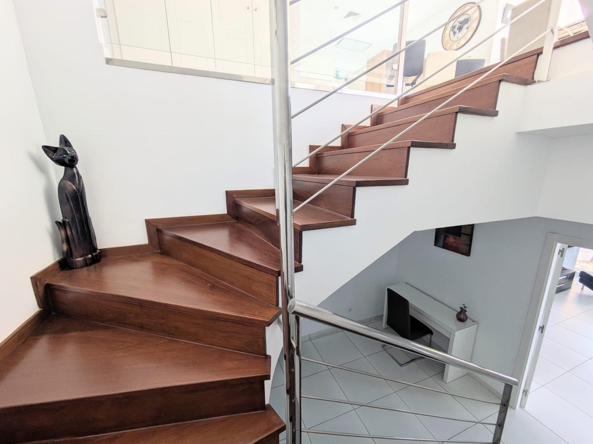 Se vende Villa - Chalet de 4 dormitorios en Costa Del Sol, Málaga, España