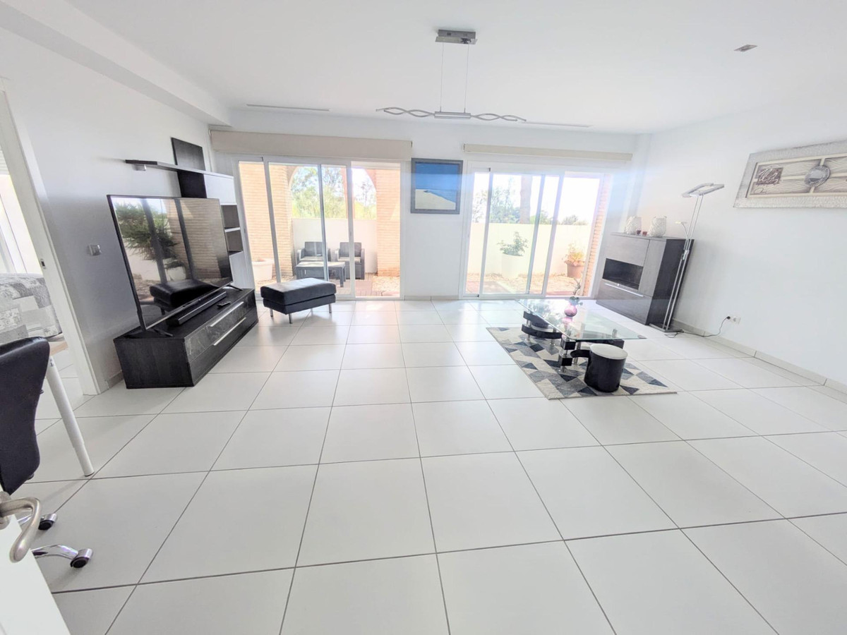 Se vende Villa - Chalet de 4 dormitorios en Costa Del Sol, Málaga, España