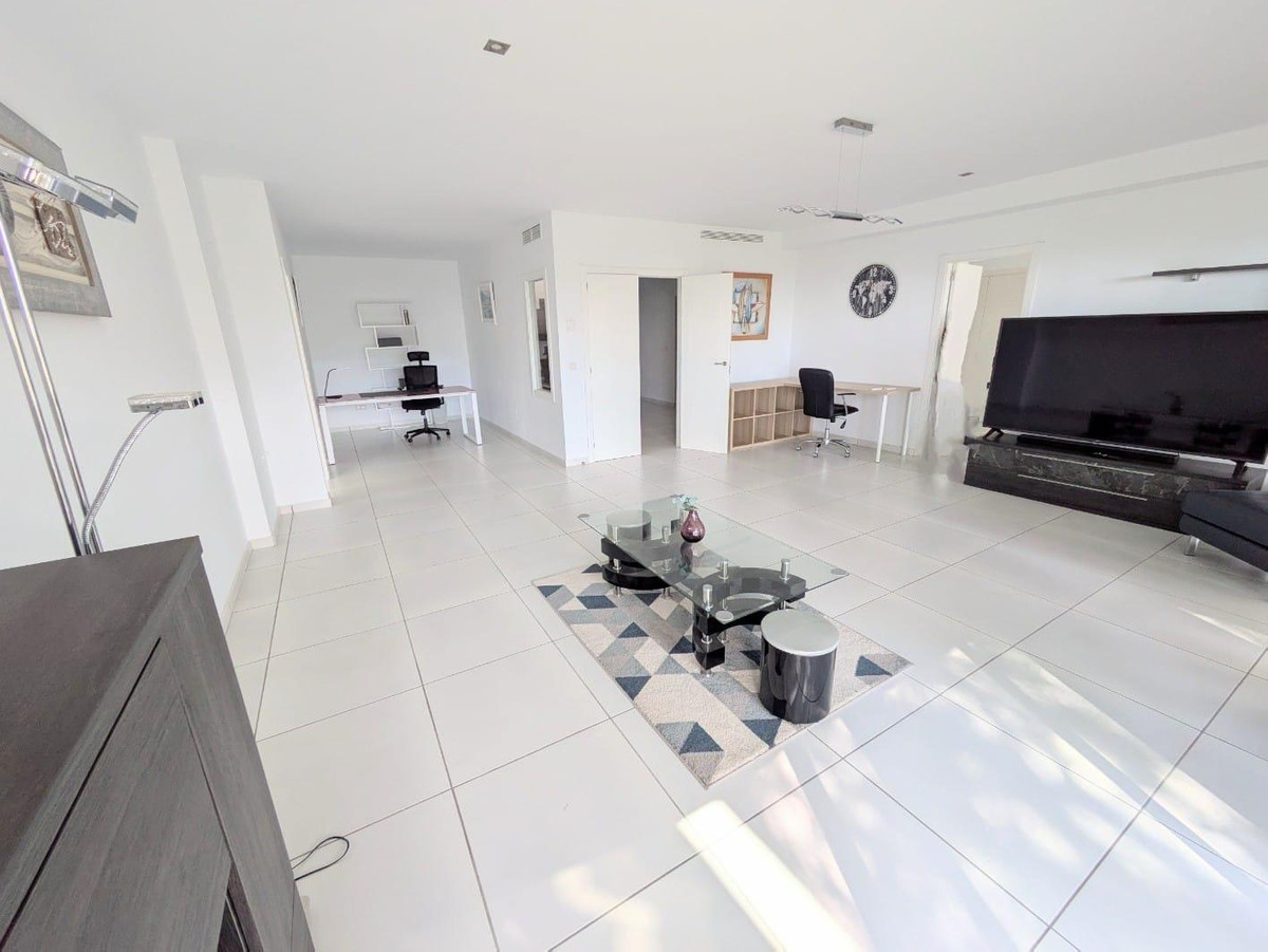 Se vende Villa - Chalet de 4 dormitorios en Costa Del Sol, Málaga, España