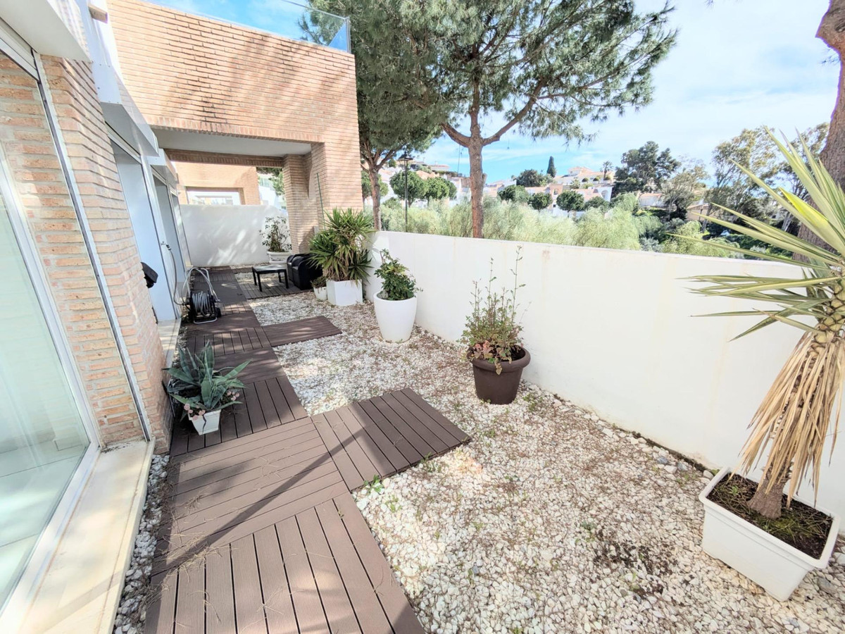 Se vende Villa - Chalet de 4 dormitorios en Costa Del Sol, Málaga, España