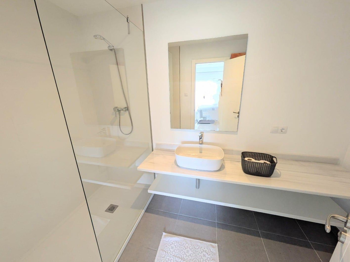 Se vende Villa - Chalet de 4 dormitorios en Costa Del Sol, Málaga, España