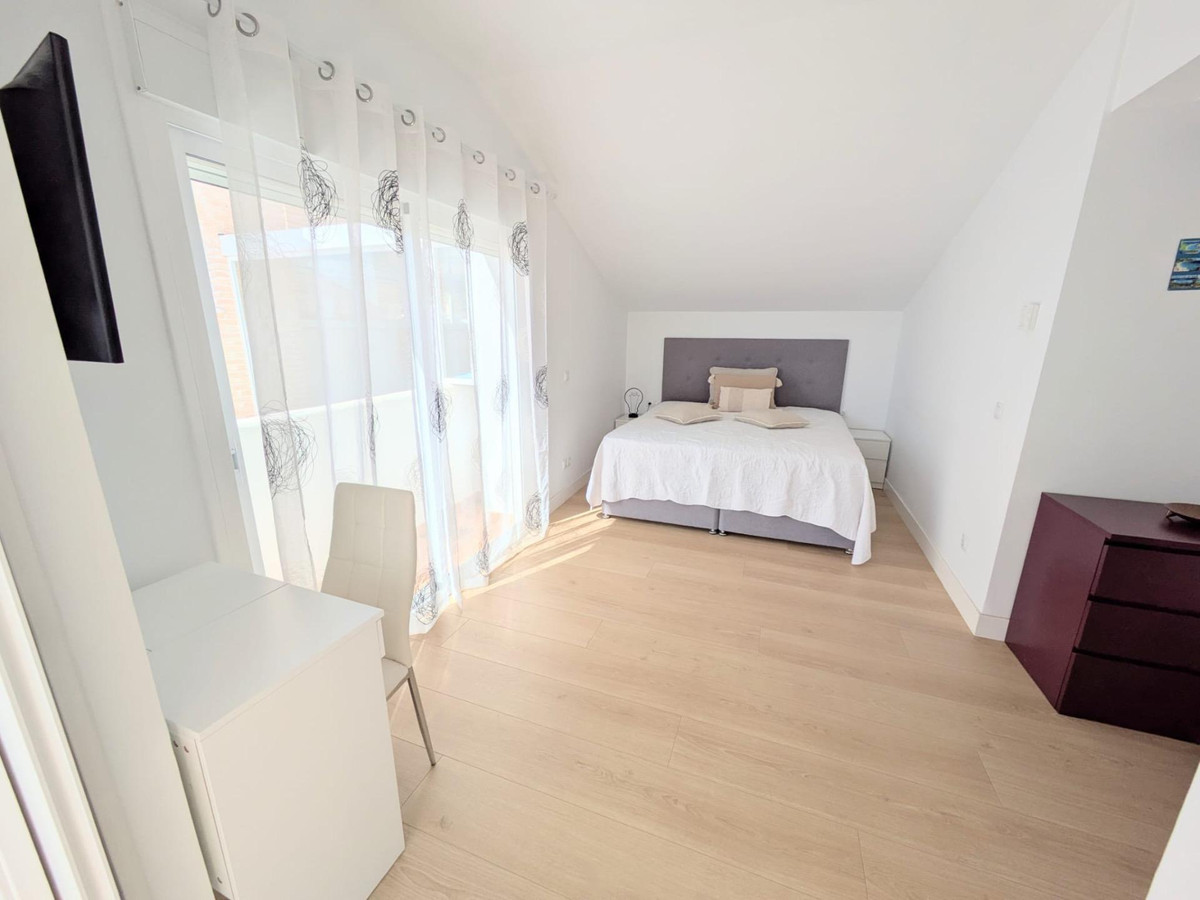 Se vende Villa - Chalet de 4 dormitorios en Costa Del Sol, Málaga, España