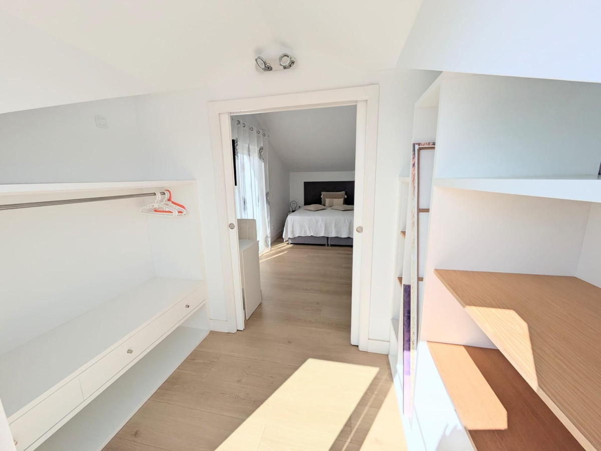 Se vende Villa - Chalet de 4 dormitorios en Costa Del Sol, Málaga, España