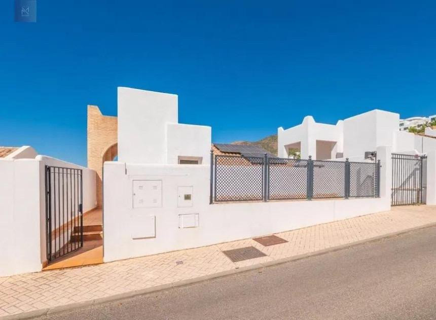 Se vende Villa - Chalet de 4 dormitorios en Costa Del Sol, Málaga, España