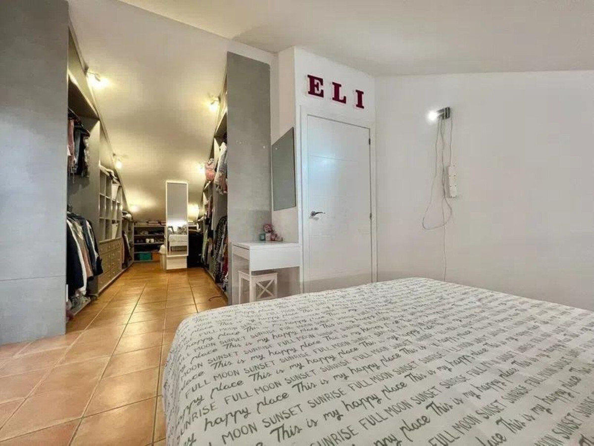 5 Bed Townhouse for sale in Nueva Andalucía Costa Del Sol, Málaga, Spain
