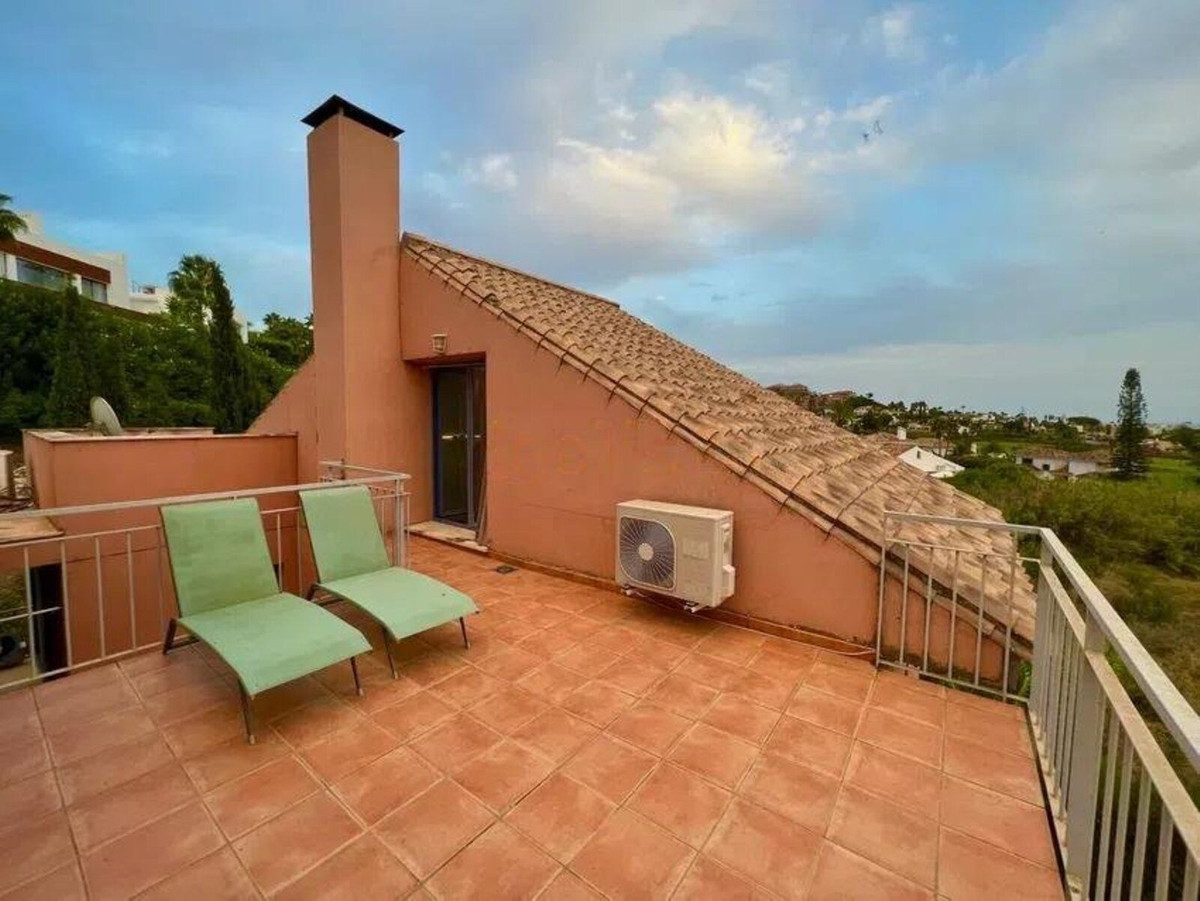 5 Bed Townhouse for sale in Nueva Andalucía Costa Del Sol, Málaga, Spain