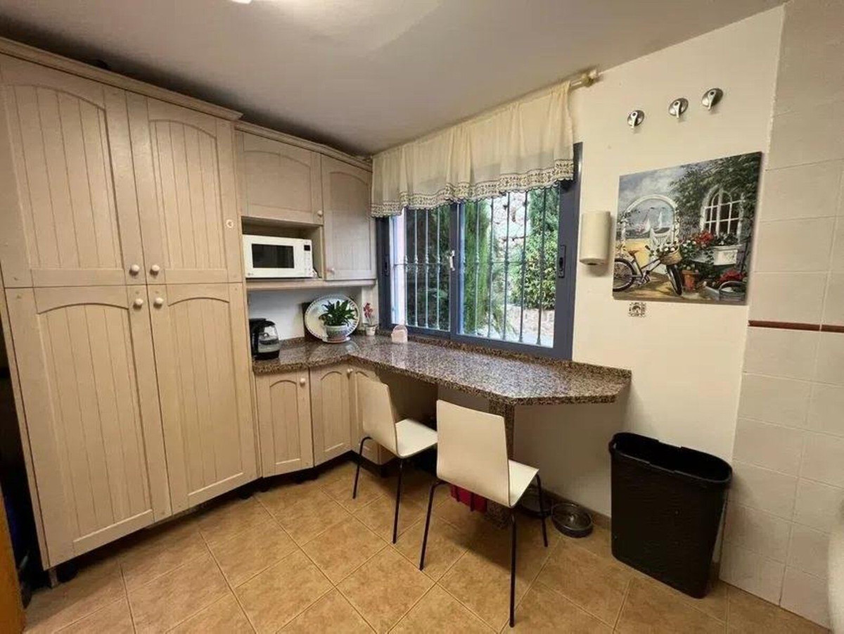 5 Bed Townhouse for sale in Nueva Andalucía Costa Del Sol, Málaga, Spain