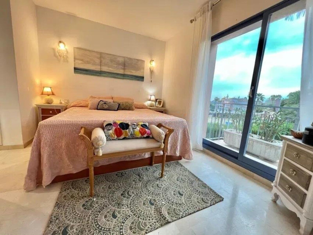5 Bed Townhouse for sale in Nueva Andalucía Costa Del Sol, Málaga, Spain