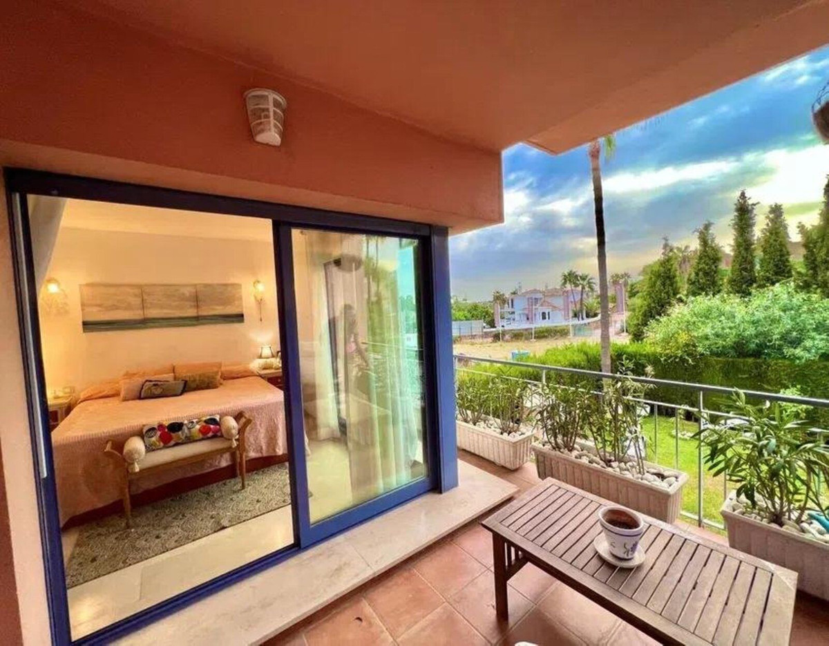 5 Bed Townhouse for sale in Nueva Andalucía Costa Del Sol, Málaga, Spain