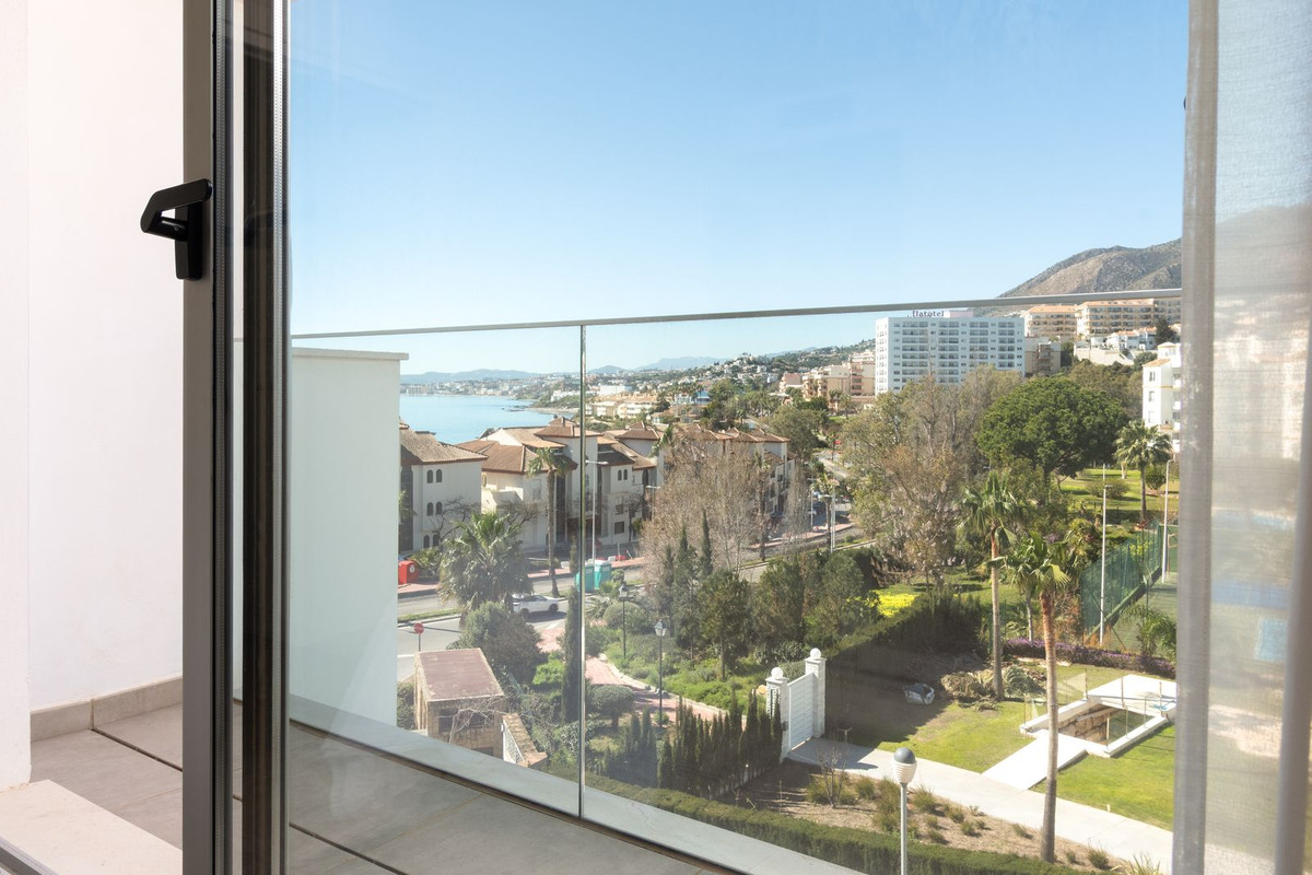 3 Bed Apartment for sale in Torrequebrada Costa Del Sol, Málaga, Spain