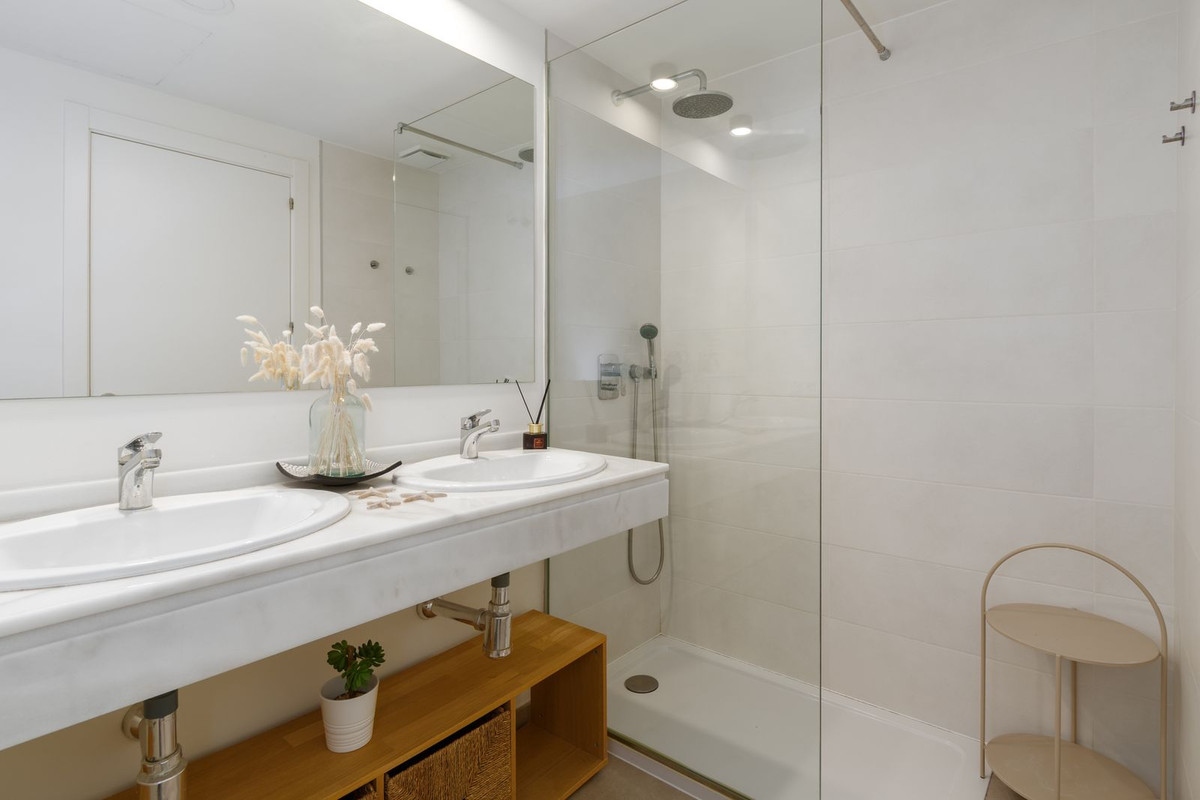 3 Bed Apartment for sale in Torrequebrada Costa Del Sol, Málaga, Spain
