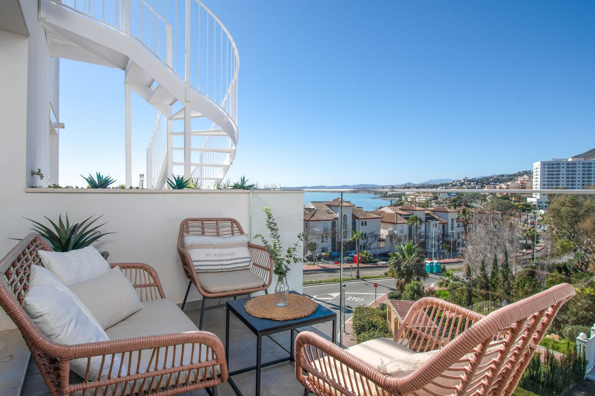 3 Bed Apartment for sale in Torrequebrada Costa Del Sol, Málaga, Spain